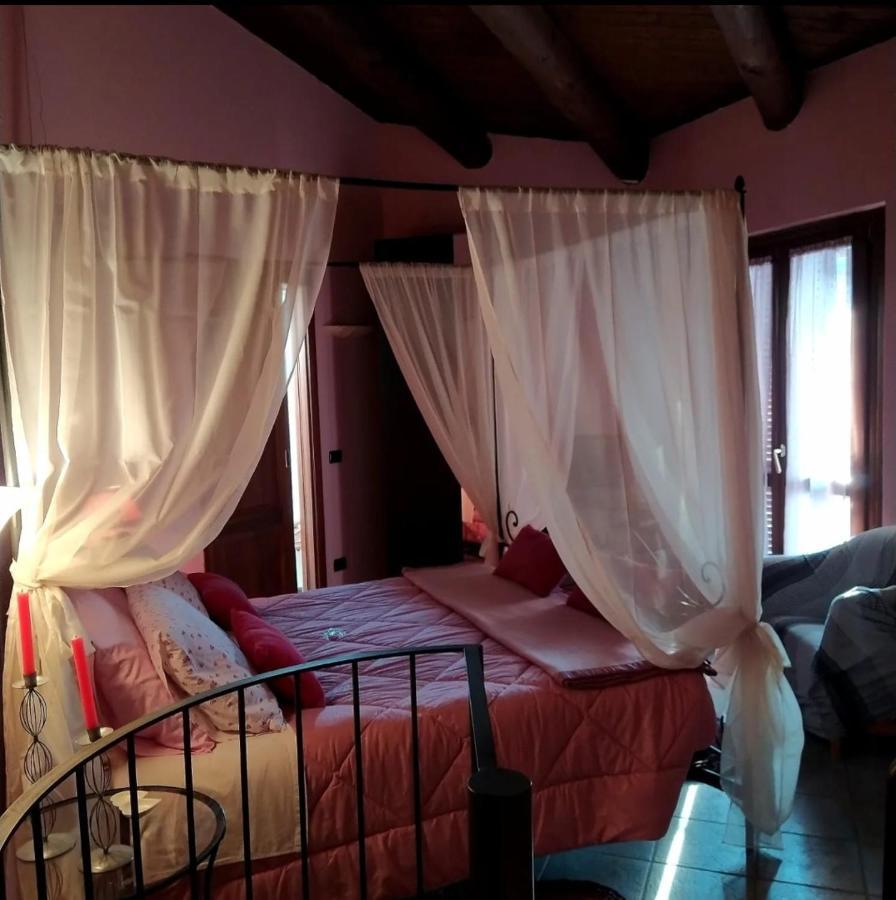 Cascina Roella Casa de hóspedes Monforte dʼAlba Exterior foto