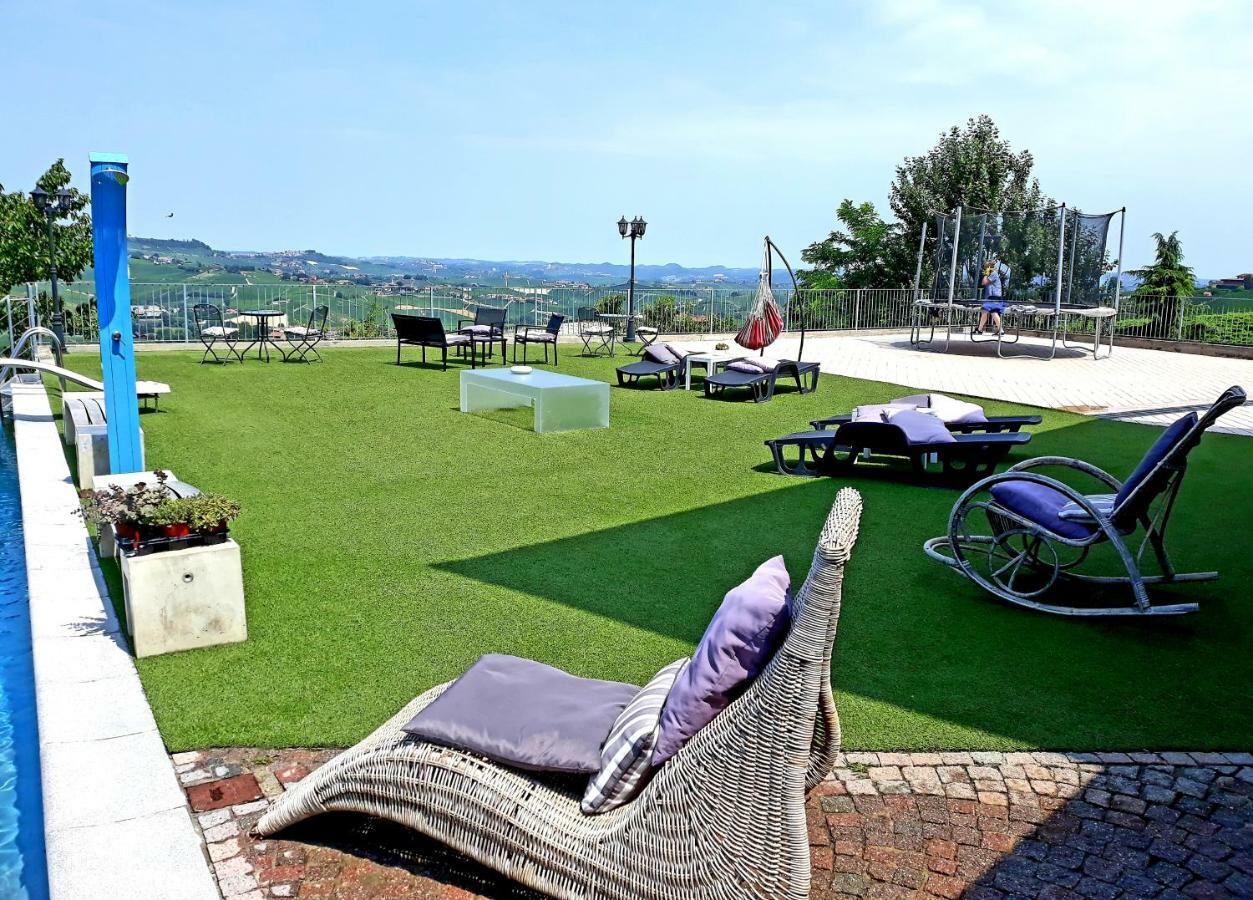 Cascina Roella Casa de hóspedes Monforte dʼAlba Exterior foto